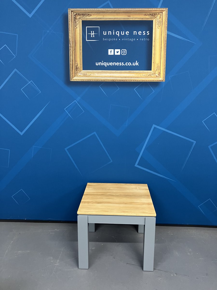 Our local creative team from Uniqueness, have restored this Table using Frenchic Al Fresco Grey Hound and Osmo Top Oil

£79 W: 60cm H: 60cm D: 61cm