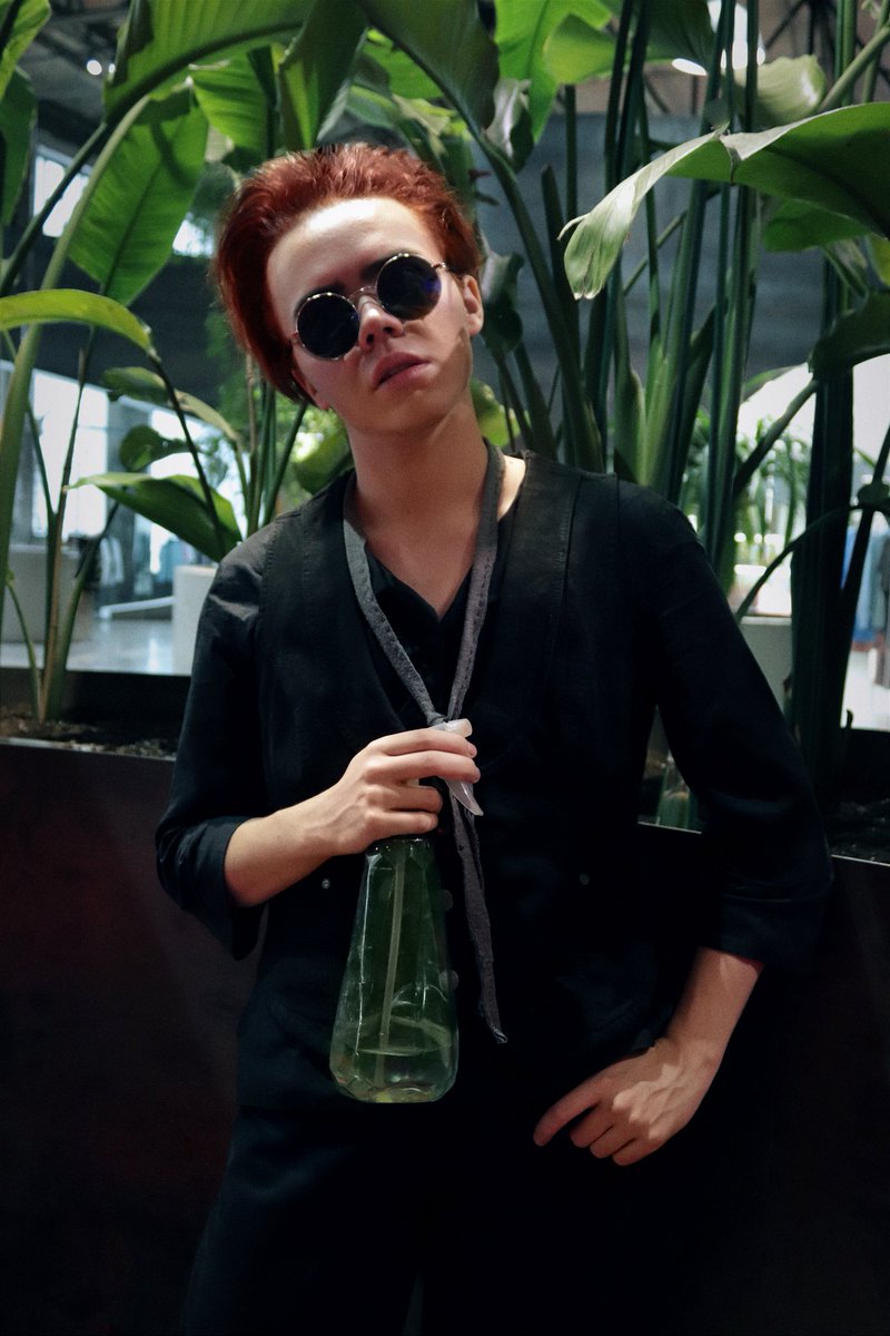 William_Raskol's tweet photo. shouts at the plants 🌱
#crowley #goodomens  #cosplay #good_omens #благиезнамения #кроули https://t.co/uKnGcE6UAz