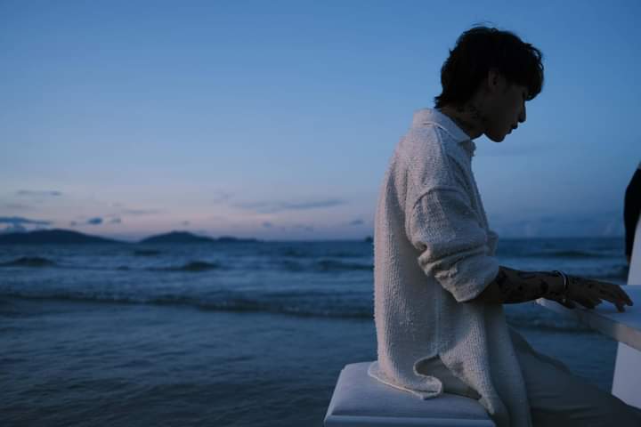 TranTrungHieuTH's tweet photo. @sontungmtp777 Yêu thương 🇻🇳❤️

#SonTungMTP #SkyBigFamilyy @sontungmtp777 https://t.co/5OUlUUsOk2