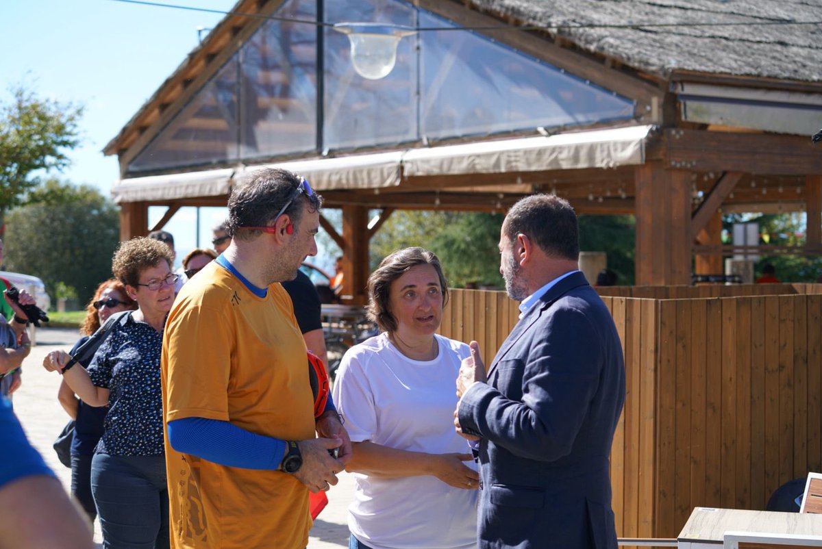 Xosé Manuel Merelles (@xmerelles) on Twitter photo Contigo no Camiño é a iniciativa de colaboración entre <a href="/Turgalicia/">Turismo de Galicia</a> e a <a href="/CruzRojaEsp/">Cruz Roja Española</a> de apoio aos peregrinos que enxalza un dos valores máis xacobeos: a solidariedade.
Este ano remata coa asistencia a máis de 700 persoas que percorreron o Camiño Francés entre Sarria e Compostela. Contigo no Camiño é a iniciativa de colaboración entre <a href="/Turgalicia/">Turismo de Galicia</a> e a <a href="/CruzRojaEsp/">Cruz Roja Española</a> de apoio aos peregrinos que enxalza un dos valores máis xacobeos: a solidariedade.
Este ano remata coa asistencia a máis de 700 persoas que percorreron o Camiño Francés entre Sarria e Compostela.
