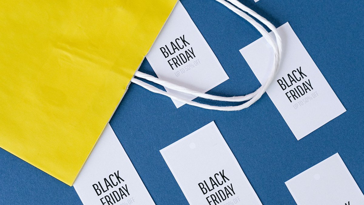 brandography's tweet photo. 5 Black Friday Marketing Strategies: 
https://t.co/pns2ivH7Or https://t.co/RBTlL6w0bh