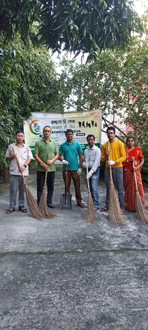 DotWmo's tweet photo. As part of #SwachhataHiSeva &amp;  #SHS2023 WMO Siliguri conducting cleanliness drive !! https://t.co/8fxyMPB9V7