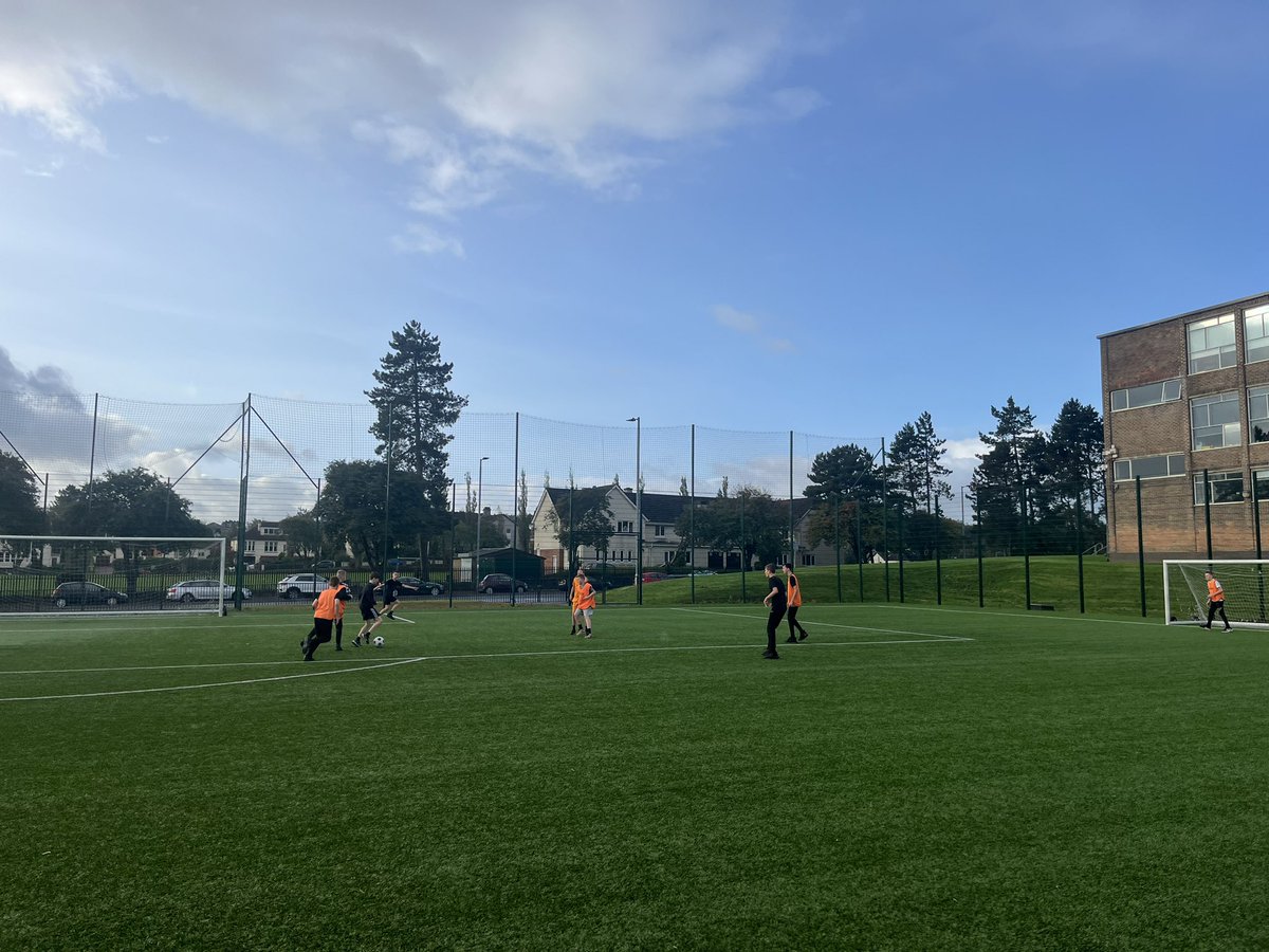 pe_knightswood's tweet photo. European School Sports Day in full flow in PE today with BGE classes ✅😎👌 everyone learned about the healthiest nations in Europe and why this was the case 😀

#SATPEESSD2023
@SATPE1 

@KnightswoodSec https://t.co/TmWYlDKZF6