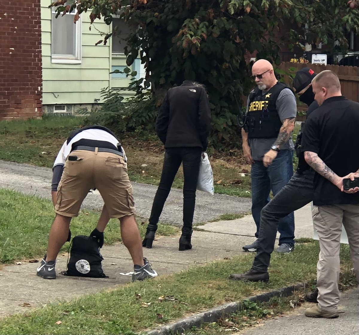 stevewsyx6's tweet photo. #BreakingNews @OHFCSO @OHPublicSafety to update us at 10am on #OperationBridge a week long effort to provide recovery & addiction help to people on the streets. @wsyx6 will LIVE STREAM at 10 https://t.co/uAAL6eHs1i