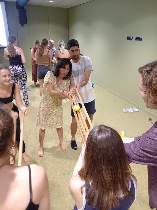 ug_spotlight's tweet photo. At the department of Sustainable Health @CampusFryslan we champion pedagogical innovation! Here our own @drpelipop uses a practical example for reflecting on #balance in #life with the #GRL students https://t.co/5rMfboRRQb