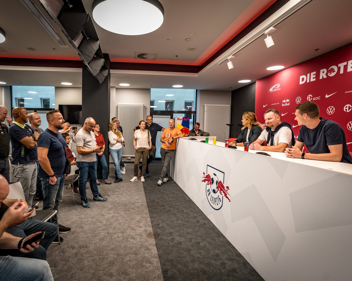 Feuerwehr_LE's tweet photo. 17. Netzwerktreffen der Pressesprecher der Berufsfeuerwehren in #Leipzig - Im Fokus der letzten 3 Tage stand ein intensiver Austausch zum Thema #Krisenkommunikation. Vielen Dank an alle Teilnehmenden für fachliche Gespräche und tolle Storys aus der #Feuerwehrfamilie. https://t.co/o7HhGWM5DB