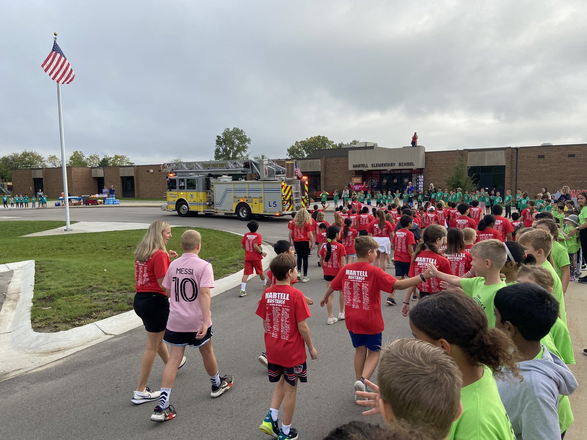 clalko2's tweet image. Tons of fun at Martell Elementary today! Go Mustangs! @martellmustangs