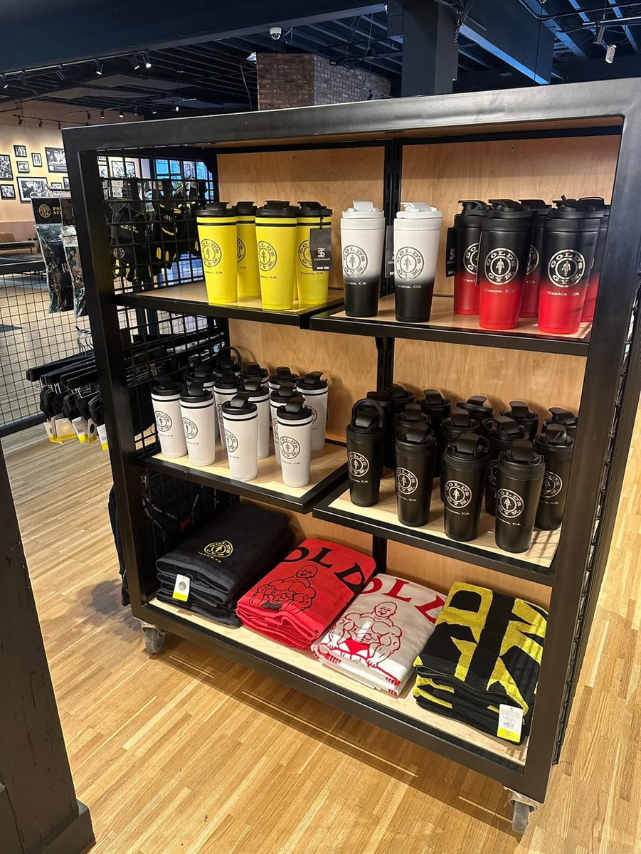 Excited to see this display of @iceshakerbottle at an iconic location - Gold’s Gym in Venice Beach 💪🏻💪🏻.