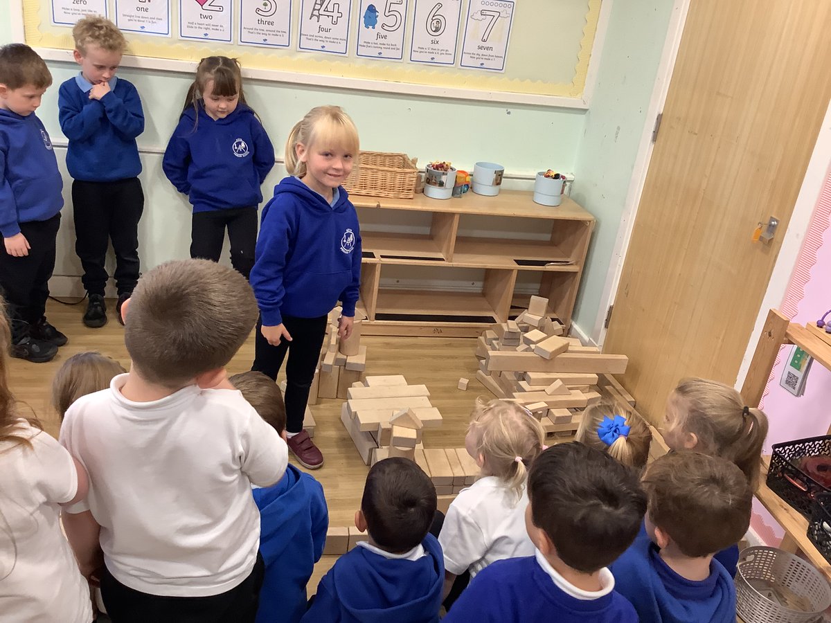 MissRBrooksAPS's tweet photo. This week have been exploring a new resource to create train tracks and building sites, discussing and tasting  farm products, speedy writing our sounds and working as a team to build a farm! We have had lots of fun 🤩 https://t.co/v4IQULMlE9