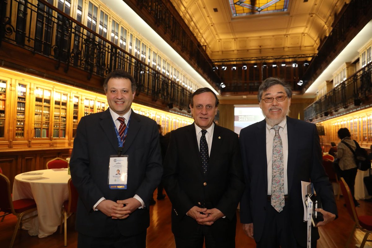 Facultad Derecho UC tweet media