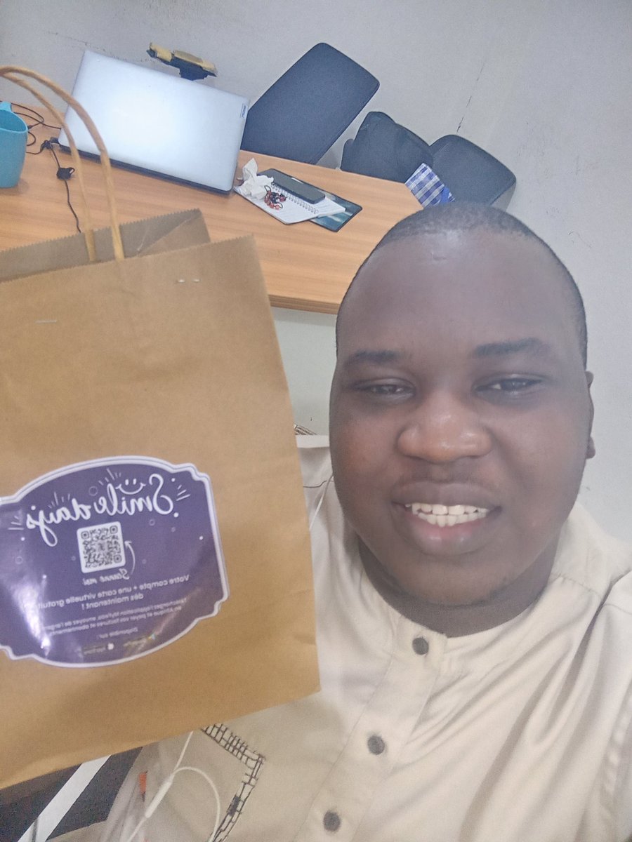 monsieurdekpe's tweet photo. J'ai eu une surprise ce midi.
Celle de la #smiledays de l'application #Myfeda de @fedapay... 🚶J'ai mangé sans vous.
Merciiiiii @fedapay https://t.co/rL74a7IoZ5
