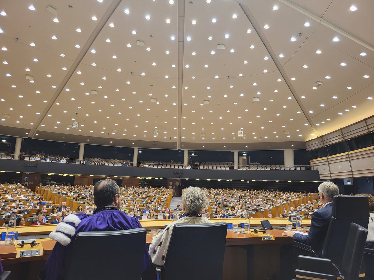 NBasteMorand's tweet photo. 🇪🇺 Cérémonie d'ouverture de l'année académique de notre Alliance @EutopiaUni au sein de l'emblématique Parlement Européen en présence des 10 universités membres et engagées dans la construction de communautés connectées et inclusives.  #WeAreEUTOPIANs https://t.co/OJ9gDC5aV0