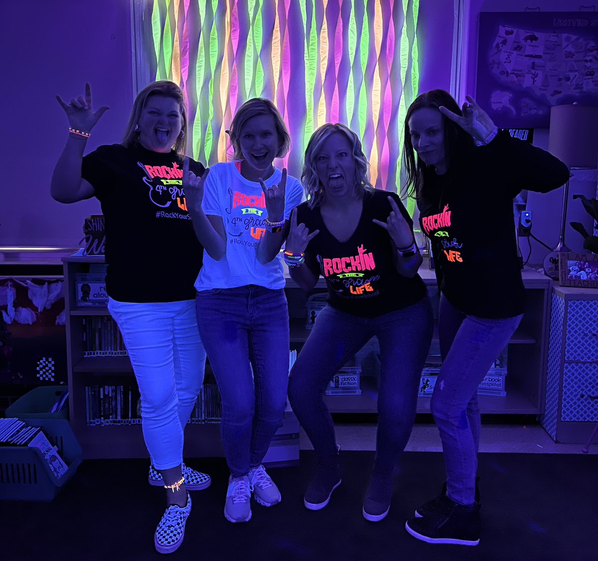 PSDMrsLandis's tweet photo. So ready to ROCK learning today!! 🤘🏼🎸 Hoping to make it to the dinner table tonight!! #RockYourSchool2023 @getyourteachon @PSDGrasse https://t.co/xaMc3SBHrd