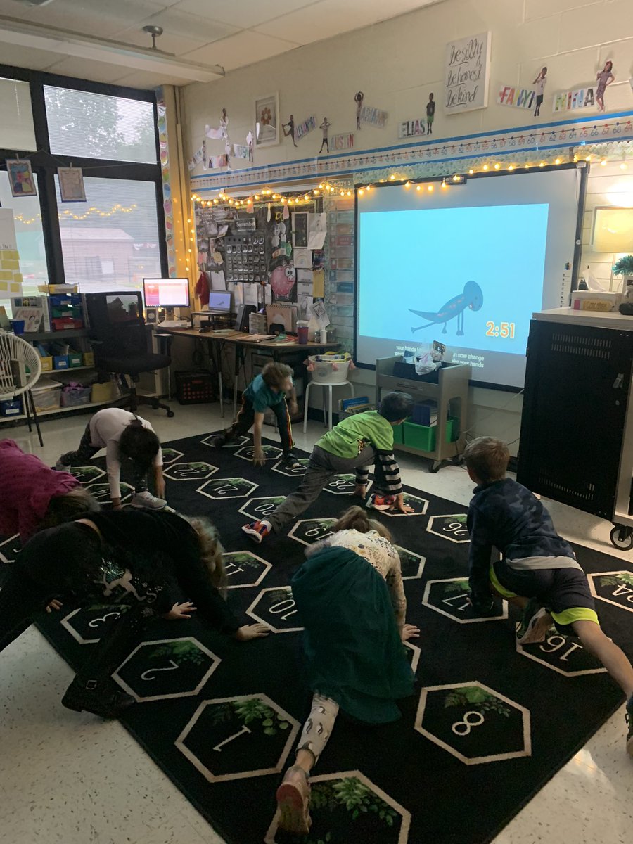 Stefanie Goncalves (@step_into_2nd) on Twitter photo 2Gers enjoying a #mindfulmoment on this rainy day 🧘♀️☔️🧘♂️<a href="/ScratchGarden/">Scratch Garden</a> #salamanderyoga 2Gers enjoying a #mindfulmoment on this rainy day 🧘♀️☔️🧘♂️<a href="/ScratchGarden/">Scratch Garden</a> #salamanderyoga
