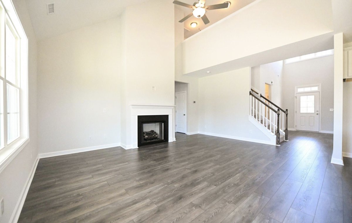 jsjbuilders's tweet image. Experience our spacious Lafayette plan in Angier's Langdon Ridge that treats you to a luxurious first-floor owner's suite with a spa-like bath and a generously sized walk-in closet! Make sure to ask us about our builder incentives! jsjbuildersnc.com/New-Home-For-S…

#JSJBuilders #AngierNC