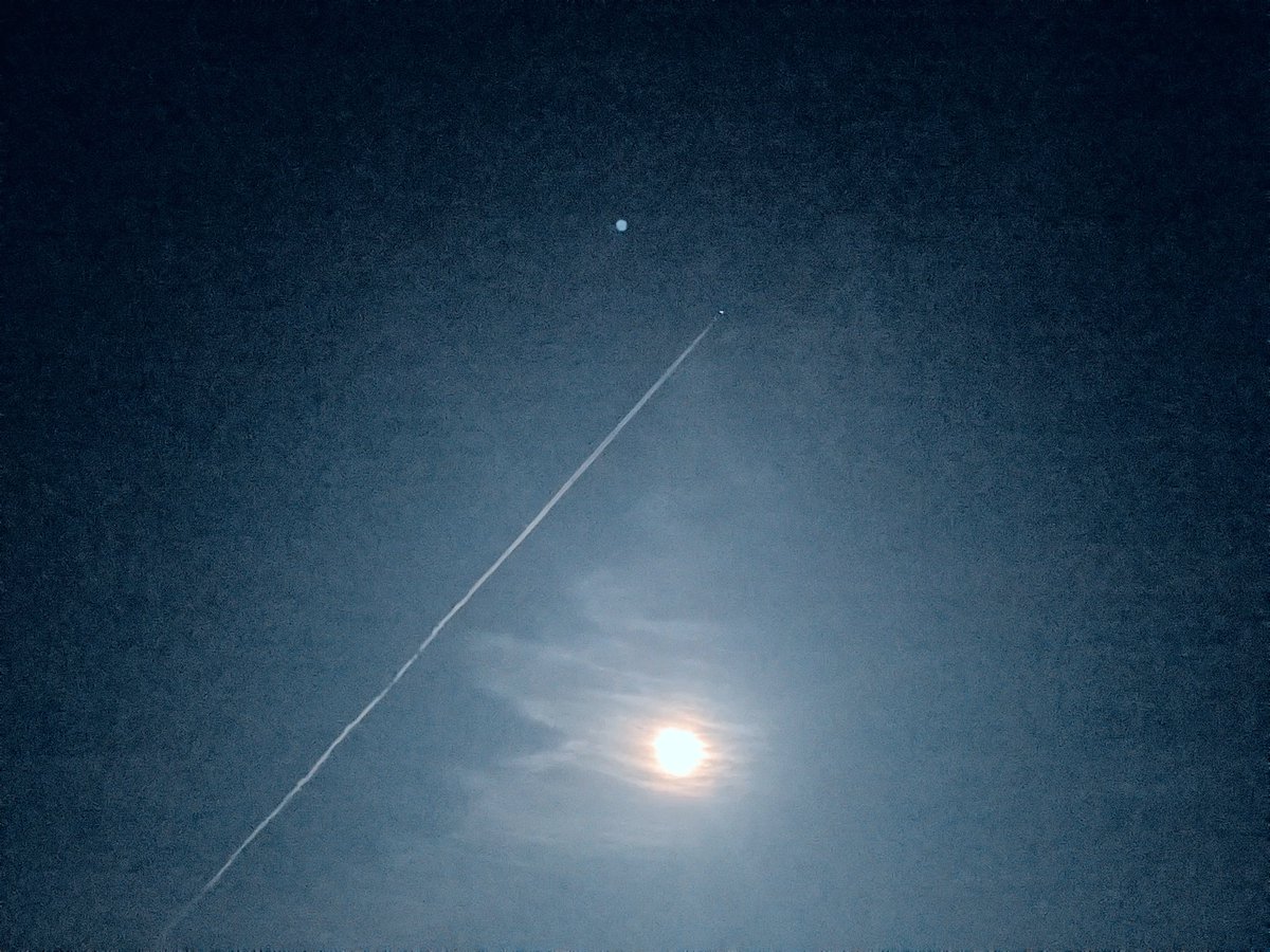 NIZI_hiro's tweet photo. 夜空 https://t.co/w6Tx7hu2W7
