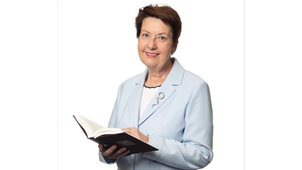 Dr Christina Lee's research has been featured in the British Library's 50th anniversary celebrations. Dr Lee discovered that Bald's Leechbook contained remedies that can still be used today.

Read more ▶️ow.ly/Exaf50PR4vX

<a href="/uonenglish/">Nottingham English</a> <a href="/britishlibrary/">British Library</a>