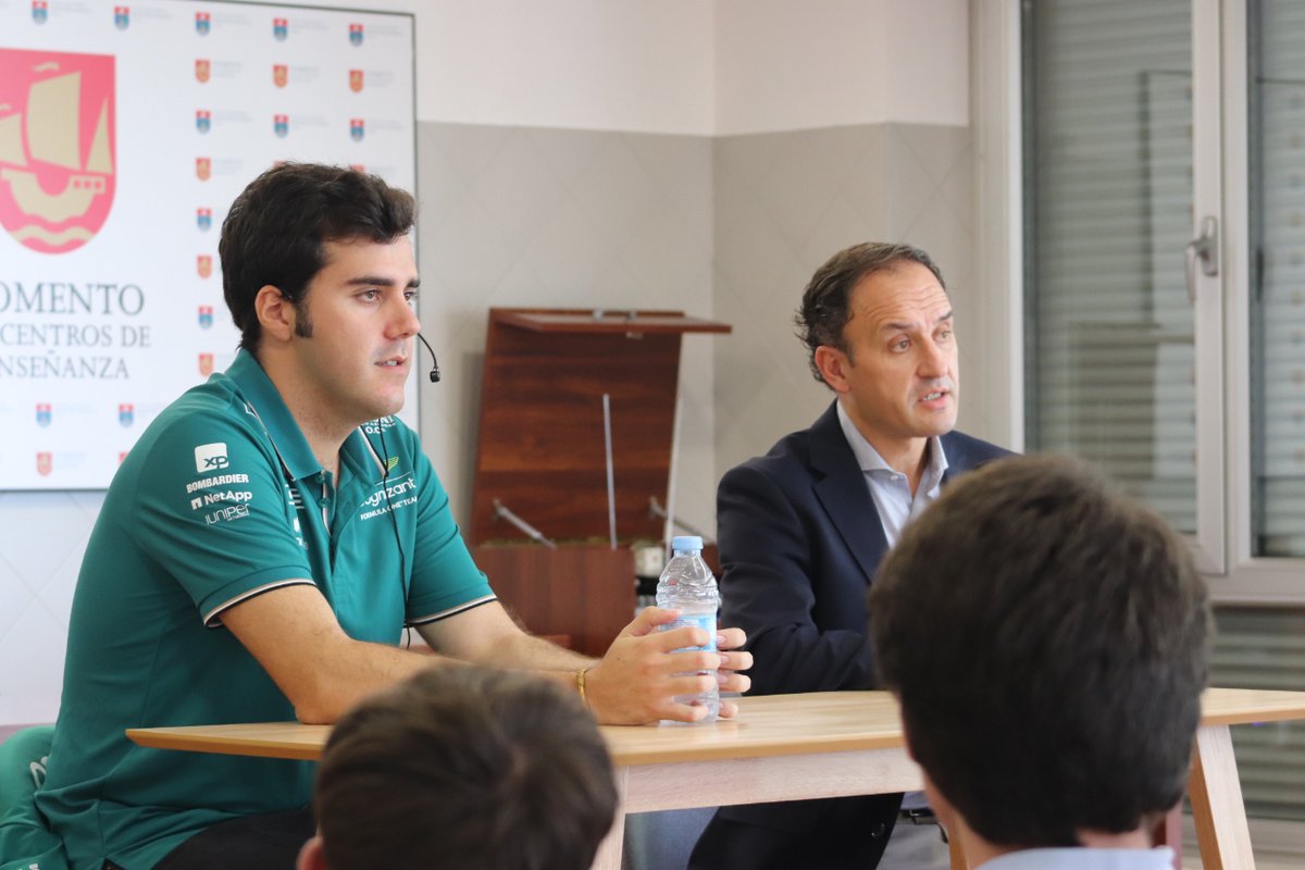 CMontecastelo's tweet photo. Alberto Freire ha vuelto a @CMontecastelo, 10 años después de acabar, para charlar de cómo ha llegado a cumplir el que era su sueño desde los 3 años: dedicarse a la #Fórmula1, como ingeniero en @AstonMartin. Y ha sido con esfuerzo, trabajo, inquietud, búsqueda de la excelencia... https://t.co/bl4grOAK9F