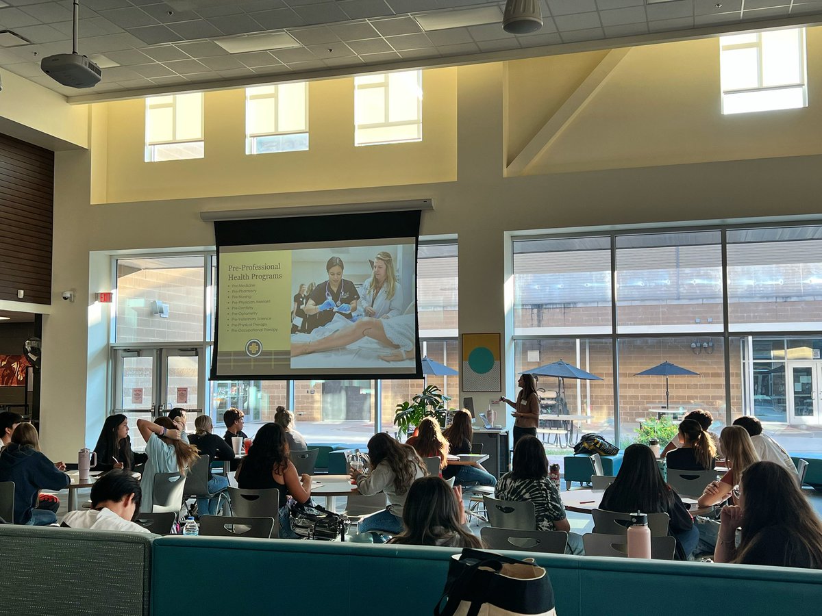 Spahn_AVID's tweet image. TLU is in campus today presenting to our AVID KIDS! #gobulldogs #matadoravid