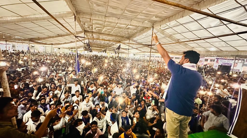 BhimArmyChief's tweet photo. दौसा राजस्थान में "संविधान बचाओं यात्रा" आज का अंतिम पड़ाव। https://t.co/NgHs8gabVD
