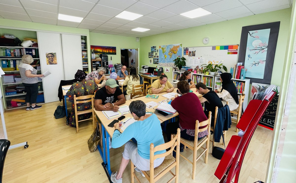 rersvaldereuil's tweet photo. Une semaine studieuse au #RERS @valdereuil_info . Nous avons repris notre rythme de croisière. Bienveillance, sourire, aide. Tout se passe sereinement!
@MA_Jamet @BalutBenoit https://t.co/vscqajdCmW