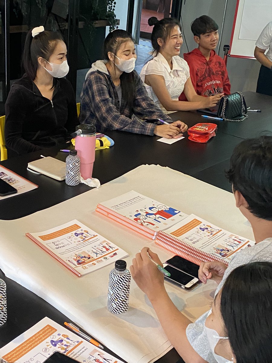 duangkamol_ing's tweet photo. Consulted with youth leaders in Chiang Mai, #YouthCouncil, and #RaksThaiFoundation on updating #SRHR Youth Advocate Tool #IDSign and conducting youth voices & recommendations for #YouthFriendly #SRHR #RightsandChoicesforAll #EmpoweringOurYouth #Unfpa_Thailand #Reckitt #MSDHS https://t.co/Bf9NAkeqHM