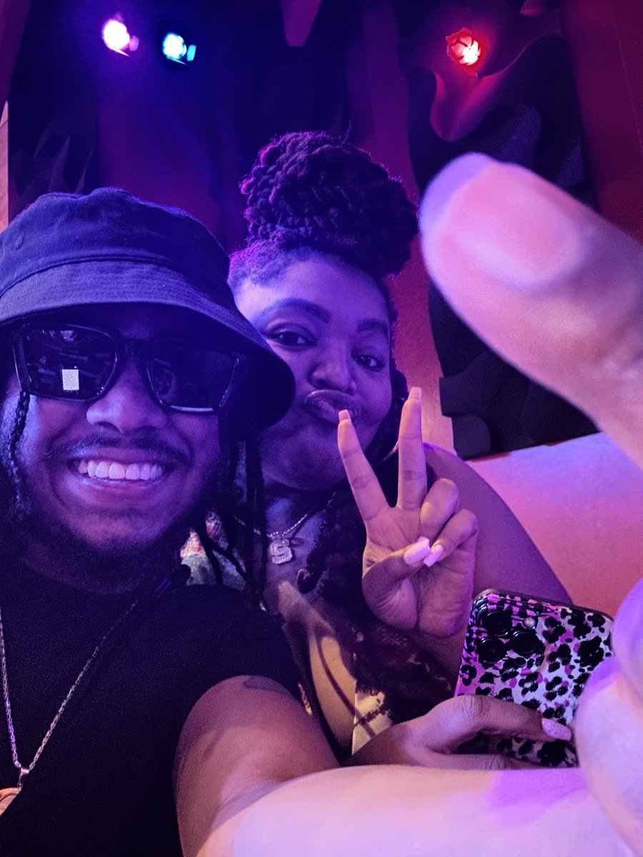 _ShyShySoFly_'s tweet photo. It’s my best friends mf’n birthday!!! Happy Birthday to MY BESTIE @givewaynebrain !! Love you!! https://t.co/nW7B9hBIsn