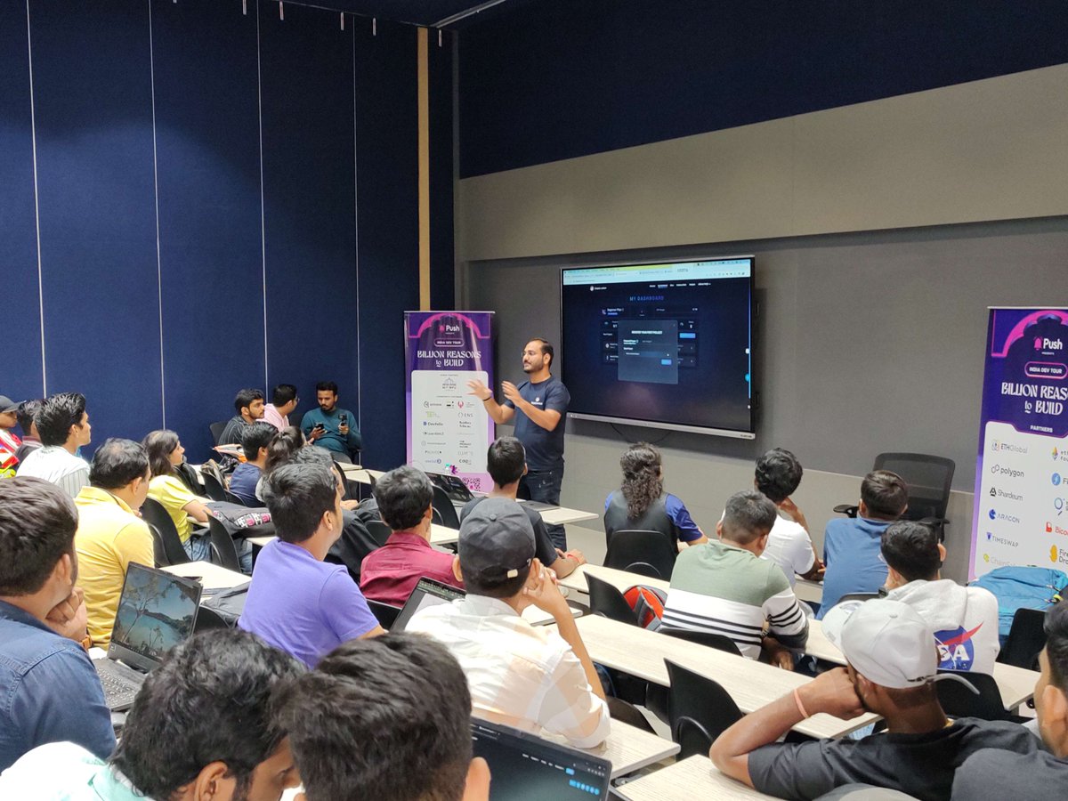 🤩 Exciting day at @pushprotocol  India Dev Tour! With a billion reasons to build in @FoET_MITWPU  Pune. 🇮🇳

Thrilled to be part of this event and showcase DappLooker's role in simplifying Web3 analytics. 📊 #Web3Analytics #BRBIndia

The energy in the room is electric! ⚡️