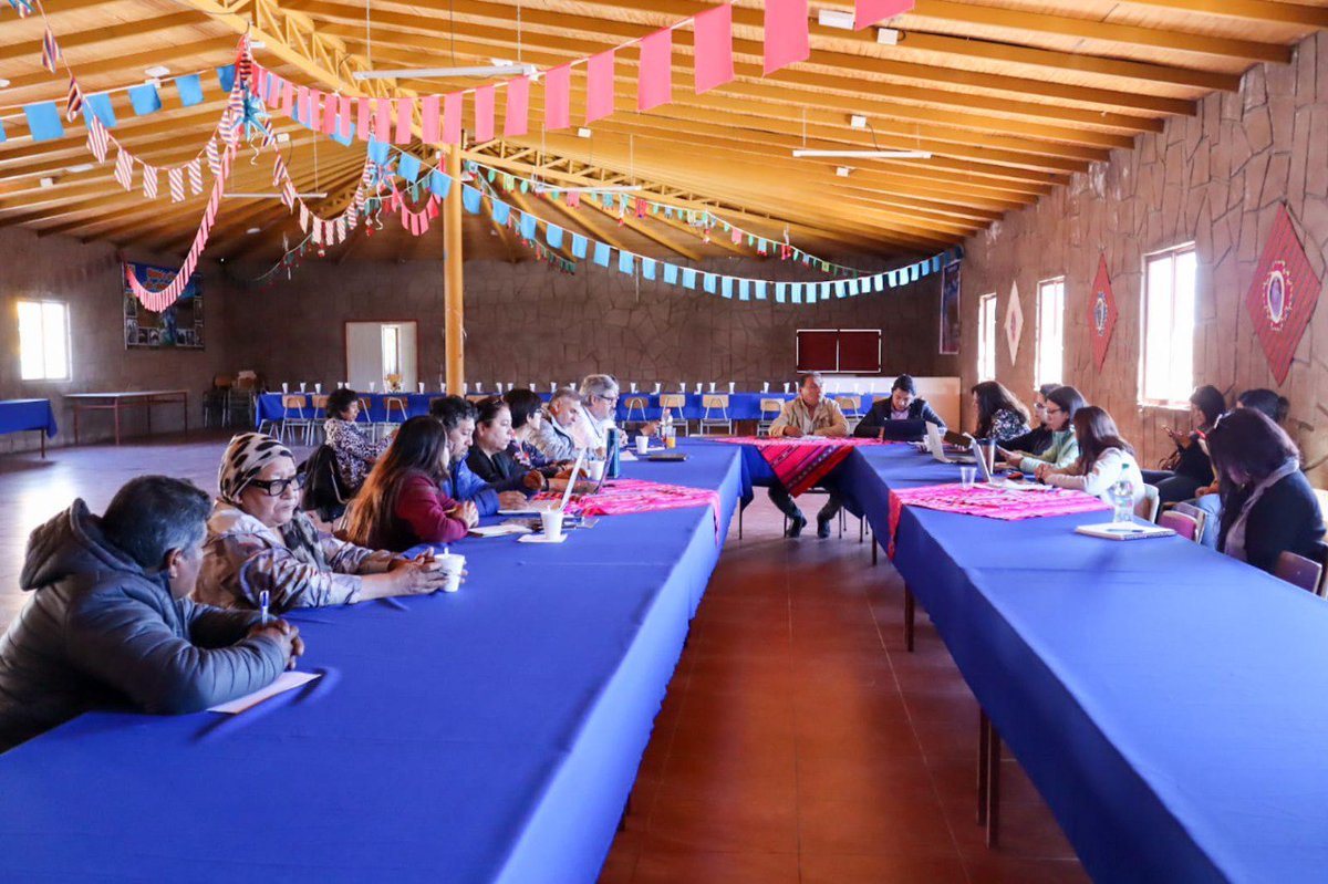 DPRAntofagasta's tweet photo. 🔵 En #Toconce se llevó a cabo este jueves una nueva sesión de la Mesa del Alto Loa con la presencia de la Delegada #Antofagasta @Kbehrensn para continuar trabajando en #EquidadTerritorial junto a las comunidades. https://t.co/SkbZd7zXMH