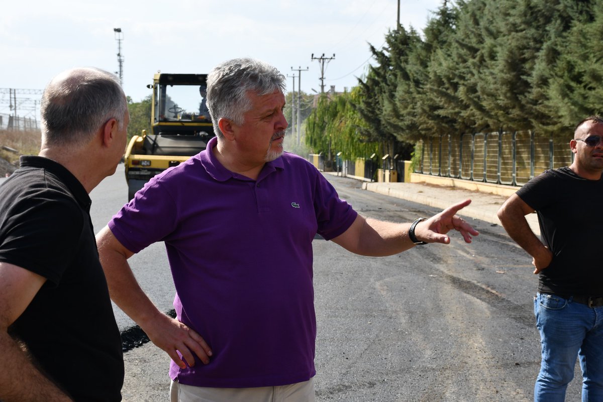 GerenliMurat's tweet photo. Daha yaşanabilir bir Lüleburgaz için çalışmalarımız aralıksız sürüyor. Bir yandan Balkan Evi'mizin inşaatı hızla yükselirken diğer yandan Demir Hattı Caddesi'nde sona doğru geliyoruz. ++ https://t.co/zVpAmkK0sO