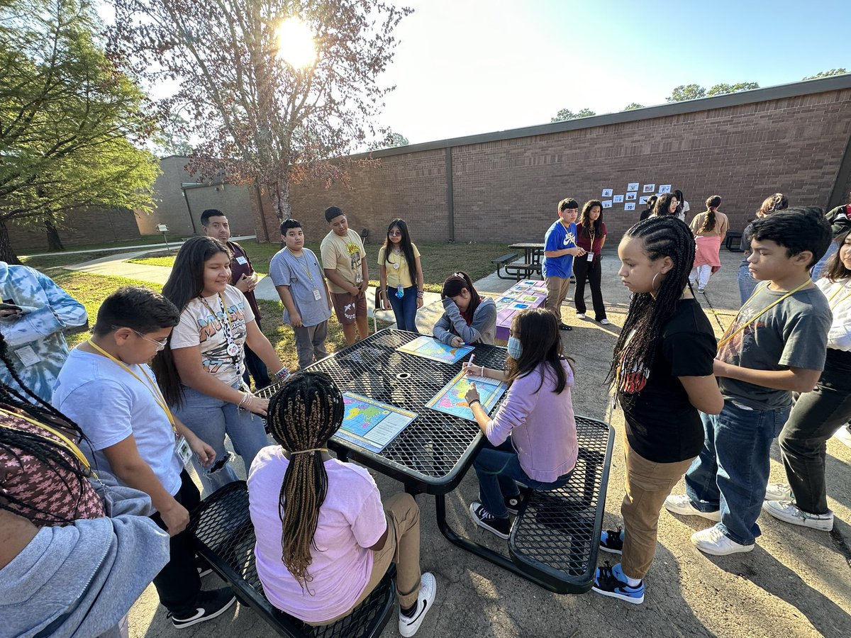 Love seeing our 6th graders working through their DCA Review. <a href="/TeagueMS_AISD/">Teague Middle School</a> #Trojansforward #myaldine