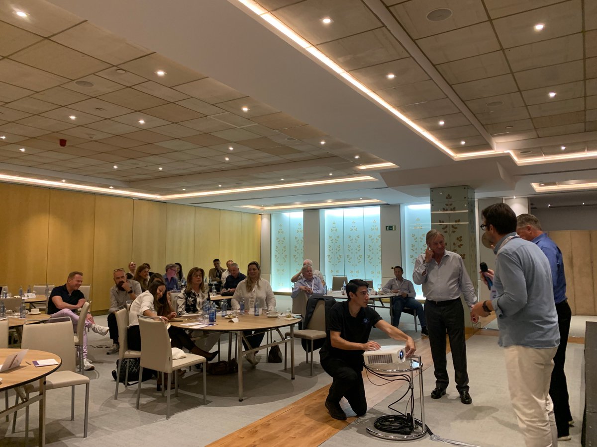 AgenceMaarc's tweet photo. Cette semaine, l’agence s’est rendue au sommet européen de @Worldcom_PR à Madrid. Une session qui nous a permis d’apprendre, de nous questionner & d’échanger avec nos partenaires sur les grands enjeux de notre secteur : recrutement, rétention, #IA. #WorldcomStrong https://t.co/729yNg7rmx