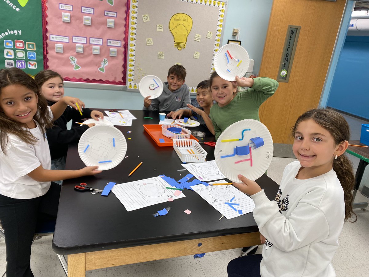 DLemkeWSS's tweet photo. These engineers constructed a marble maze in STEAM today. We learned that gravity pulls the marble around. https://t.co/JtCUyz2WMy