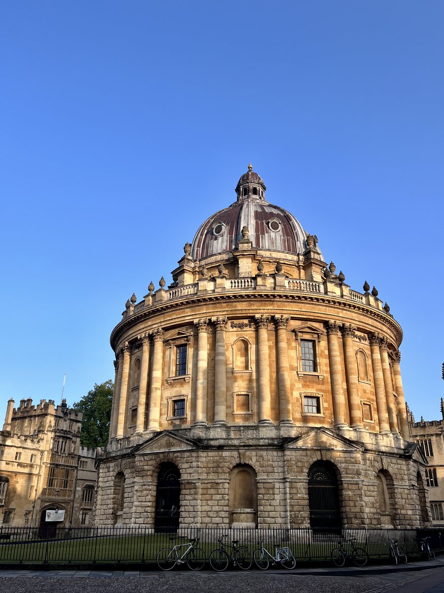 Started text analysis at @EITM_Institute in 2021, delved into NLP, word embeddings, & BERT at @EssexSumSchool in 2022. Just completed LLM training at #OxfordLLMs, learning to fine-tune pretrained transformers. Thanks to the incredible organizer @antndlcxr and @NuffieldCollege🐨