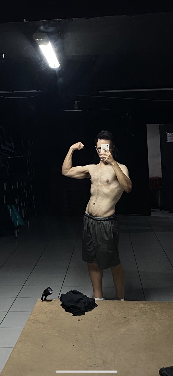 AleBriz_'s tweet photo. Bom dia “X” 🔥

- 53 kg (reeducação alimentar e exercício físico) https://t.co/ZQy8W97axB