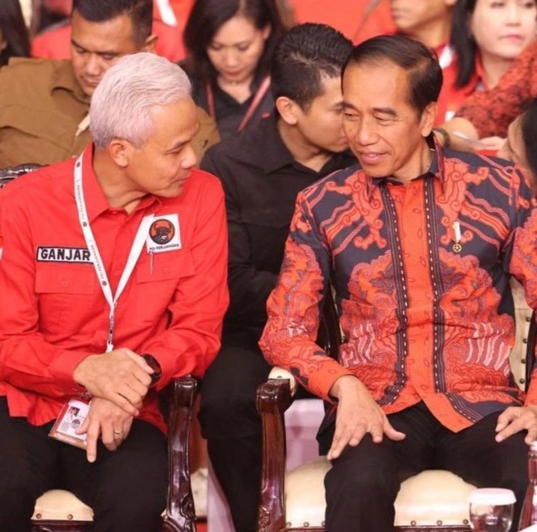 JhonSitorus_18's tweet image. SIRNA sudah harapan Prabobro...HANCUR berkeping2 hatinya

Pun begitu dengan RELAWAN JOKOWI yang NGAKU2 menunggu telunjuk Jokowi dan MEMBELOT ke Prabobro

Saya selalu percaya, Jokowi sedang melakukan SELEKSI alam, siapa yang BENAR2 jadi KAWAN, dan siapa yang akhirnya TERGIUR