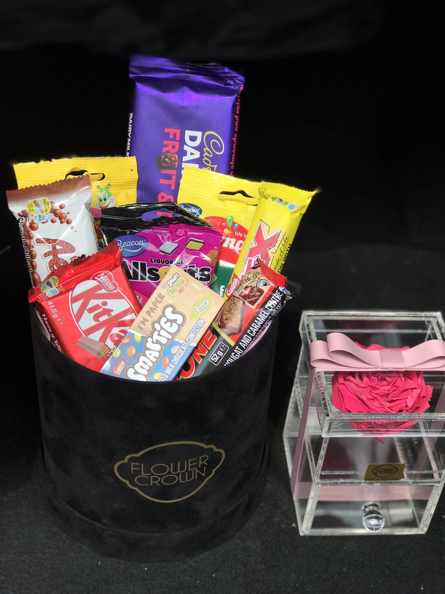 flowerr_crown's tweet photo. Flowers and goodies 🌸

🕸 https://t.co/KDnhtrp4By
🚚 PTA&amp;JHB 
📱 0735524131(WhatsApp; Mondays to Fridays 8:00 till 17:00)

Leaf an impression 💕 https://t.co/TmRCThH9D9