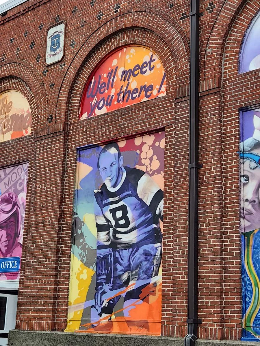 shhshockey's tweet photo. Mr. Shore on the wall of "Hockey's Cathedral on Memorial".

#Springfieldhockey #Springfieldindians #eddieshore #shhs https://t.co/IIanCbW9Cj