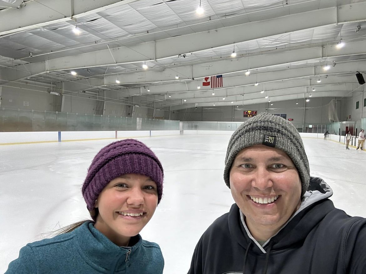 YorkIceArena's tweet image. ✅ Weekend plans sorted! Ice skating, chill time, and a sprinkle of adventure. Let's make this weekend one for the books! ❄️🙌 #WeekendVibes #AdventureAwaits #SkatingFun #YorkPa #YorkIceArena 

📸: @don_miller_ii on Instagram