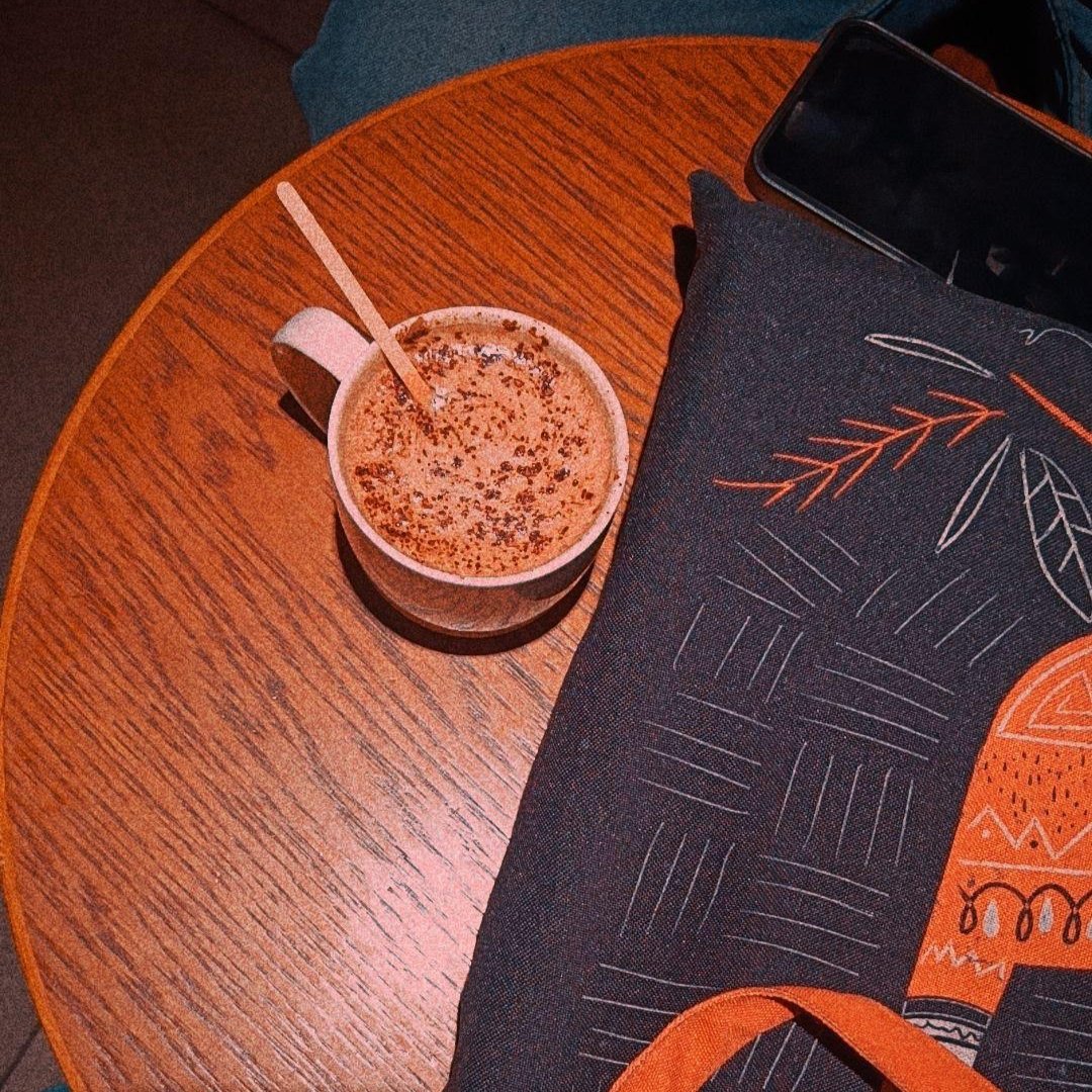 Starbucks fans ,
What's your go to orders?
Personally loving the Signature Hot Chocolate!🍫☕
<a href="/StarbucksIndia/">Starbucks India</a>
#starbucksFavorites
#starbuckslove 
#coffelover #aesthetics #hotchoclateheaven #sipandsmile #deliciousdelights #favoritebrew #treatyourself #bengaluru