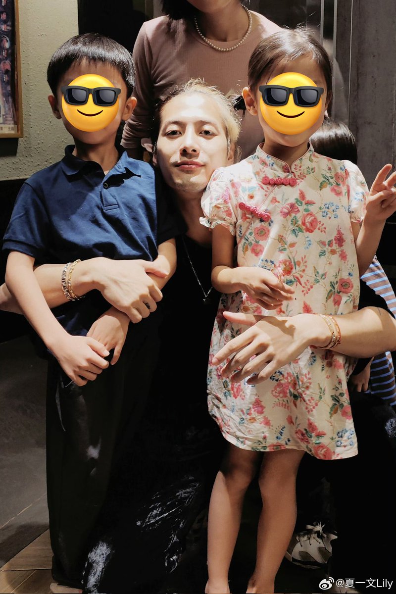 [WEIBO] 230929 夏一文Lily

📸 Jackson with kids at a gathering to celebrate Mid Autumn Festival 🥮🌕

#JacksonWang #王嘉尔 #잭슨 #TEAMWANG <a href="/JacksonWang852/">Jackson Wang</a>