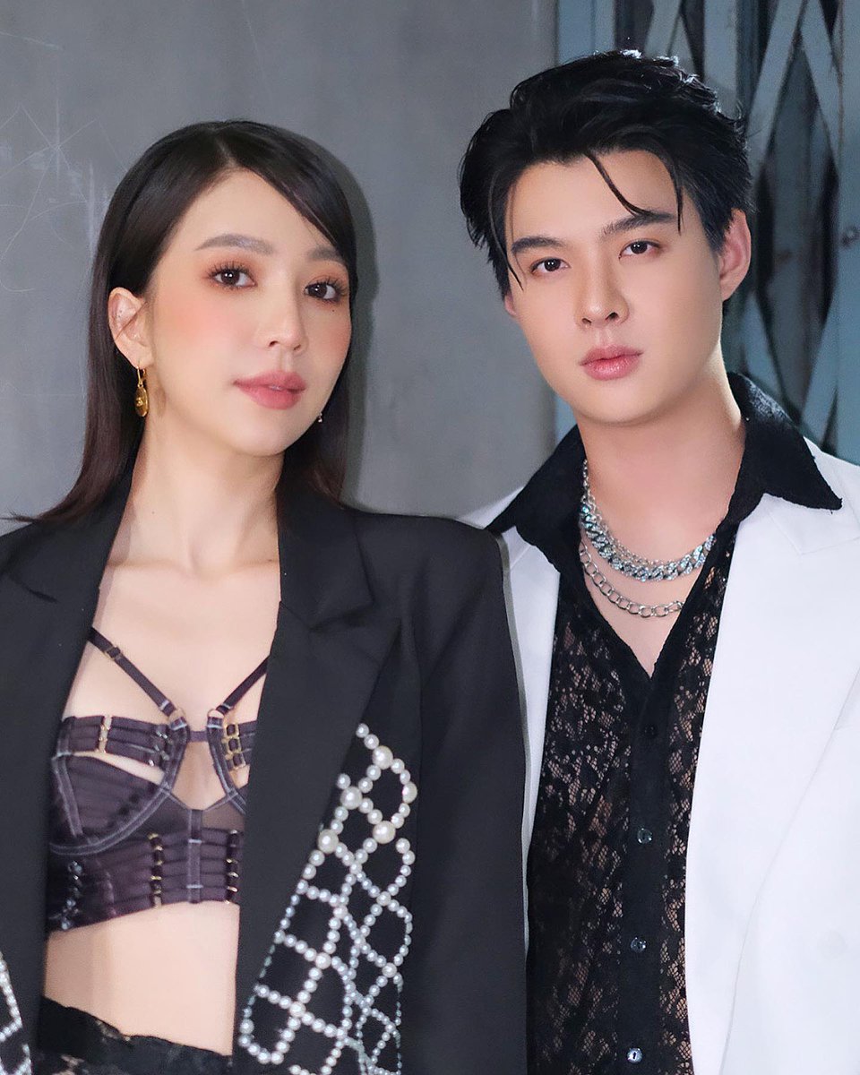 Line up นักร้องสุดปัง กับพิธีกรสุดคลู😍
#TpopStageShowpresentedbyPEPSIweek39
SAINT X TPOPWEEK39
#Saint_sup