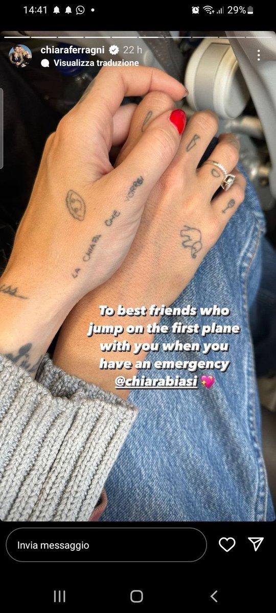 therealrachely2's tweet photo. Operano mio marito d’urgenza,devo tornare di corsa in Italia ad occuparmi di lui e dei miei due bambini ma prima facciamo un pochino di hype con la mia amichetta su Instagram
Se non vedete il grande problema un tutto ciò significa fate parte dello stesso quadro desolante #fedez https://t.co/Rx4aLVDFzj