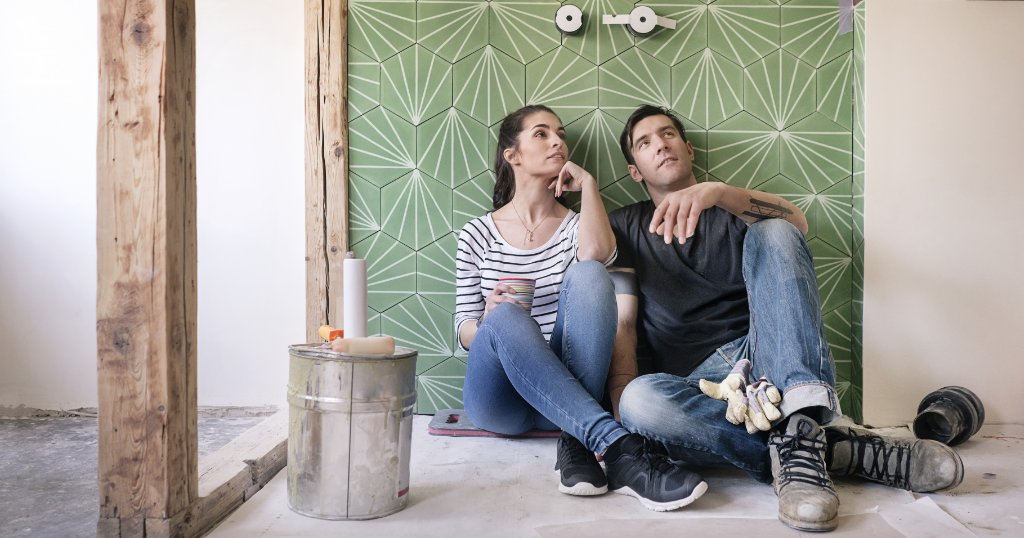 DIY is tempting when you buy your first home, but is that project doable 🤔 by yourself? Speedy Cash put together a list of DO and DO NOT DIYs! 🔨 Check it out!