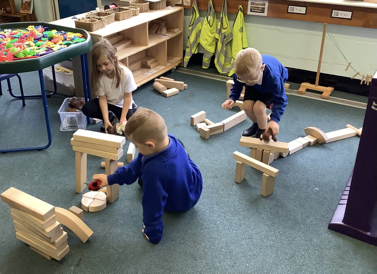 DeanburnPS_P2_1's tweet photo. As part of #MathsWeekScot we enjoyed the story Rosie’s Walk by Pat Hutchins. We learned words to describe position: under, over, through, between etc, and practised using positional language in our teacher-led tasks, in our play and in PE. #WordAware #MathsThroughStories https://t.co/f29kw2KwpV