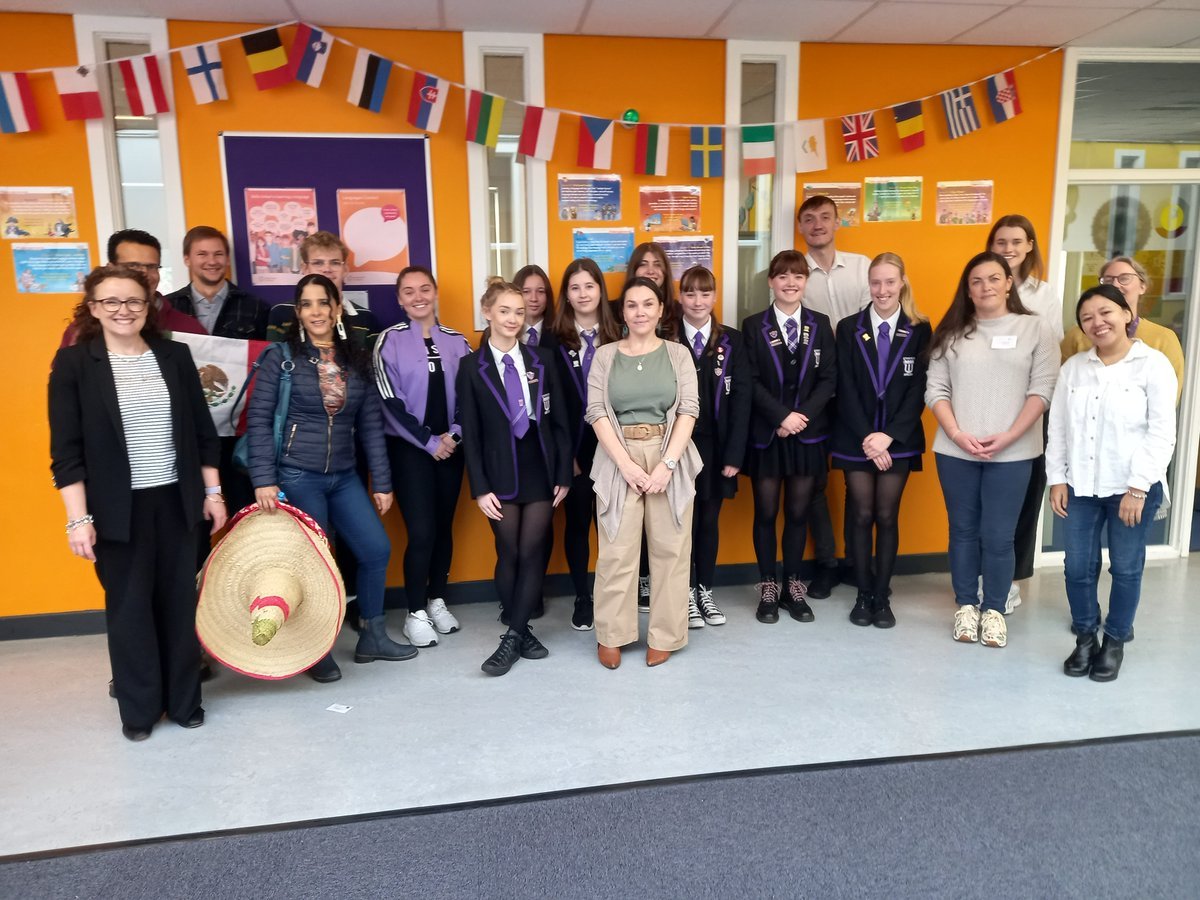 🌍🇫🇷🇪🇸 What an amazing #languagesopendoors event her <a href="/wallacehighsch/">Wallace High School</a> today! Our S3 pupils were amazing. Special thanks to our Guest speakers: <a href="/nikolina_ho/">Nina Ho</a> from <a href="/TheWallaceMon/">The National Wallace Monument</a> <a href="/HawzoneLouise/">Louise Cruickshank</a> <a href="/MissMcLeanPE/">MissMcLeanPE</a> <a href="/StirUni/">University of Stirling</a>  Ambassadors Our Dance Captains and Languages Ambassadors