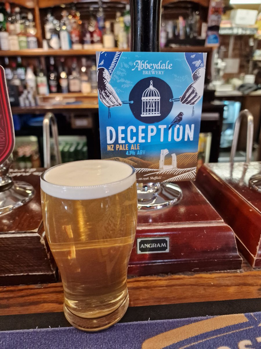 HorseandPlough's tweet photo. Time for another #FreshOn - Deception, @AbbeydaleBeers ' mouth-watering New Zealand Pale 🤤 #caskbeer #realale https://t.co/IXlbZuN3po