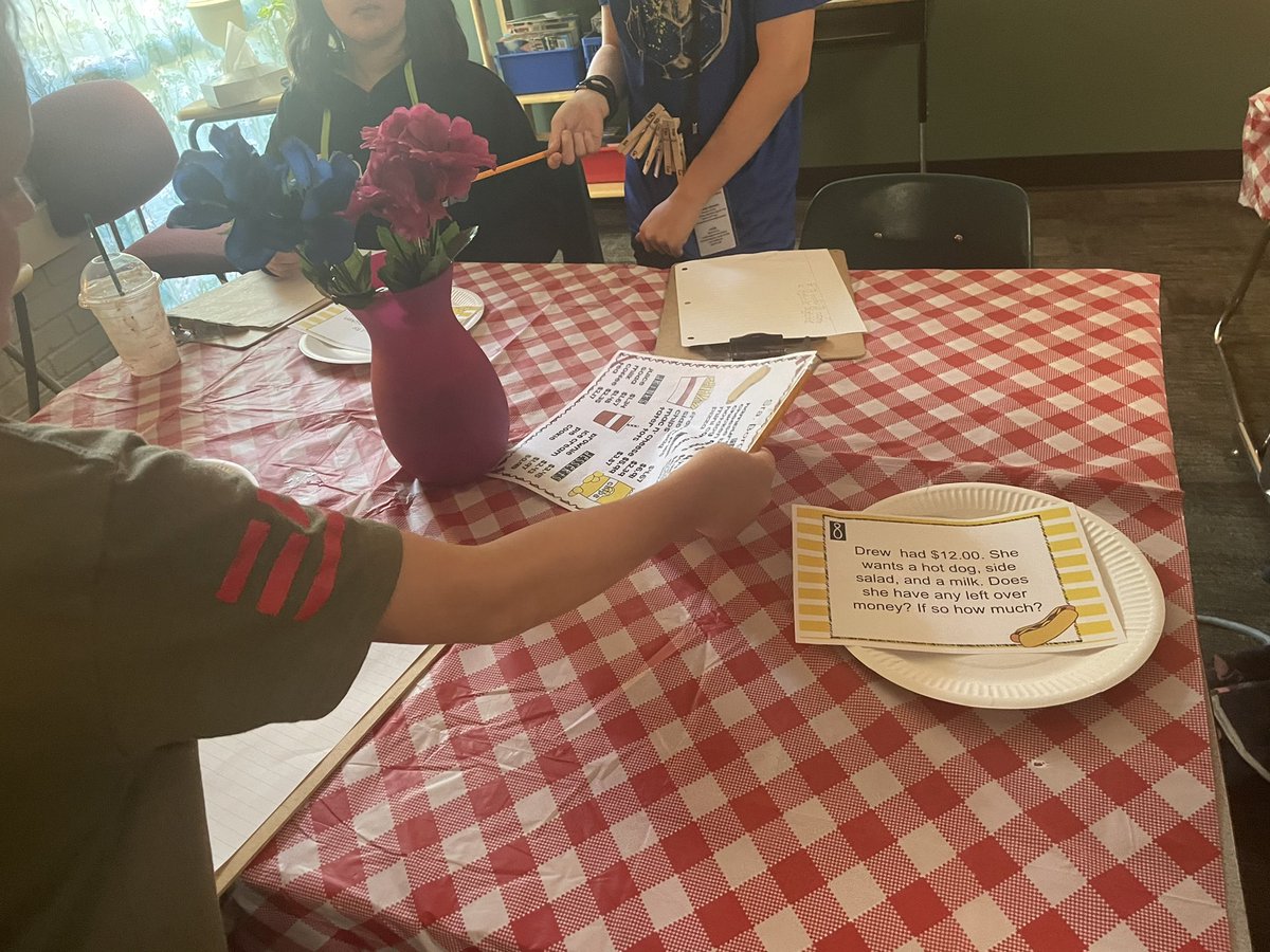 What a fun way to practice adding and subtracting decimals through a diner in Sra. Borgers 5th grade class! <a href="/HumbleISD_BBE/">Bear Branch Elem</a> <a href="/HumbleElemMath/">Humble ISD Elementary Math</a>