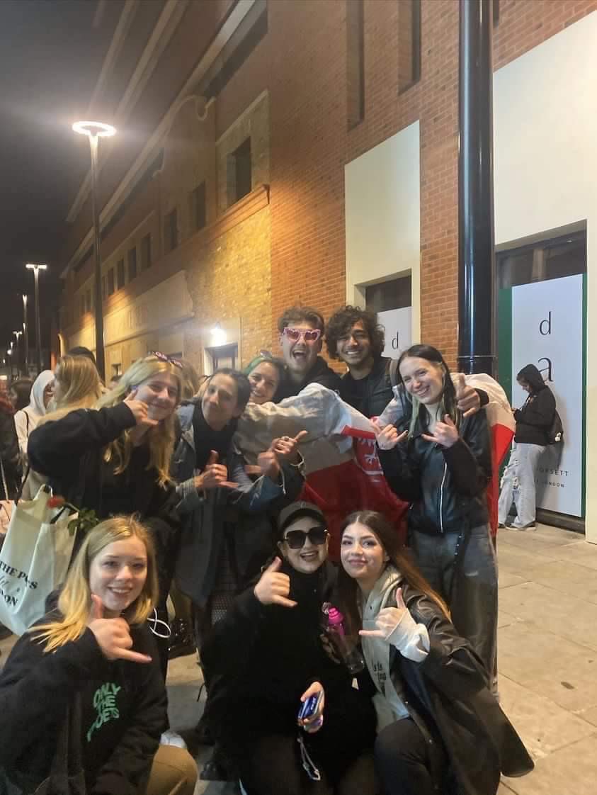 Nikola_R1207's tweet photo. #PoetsxTheMotiveOnTour https://t.co/ZGHKeUapvF