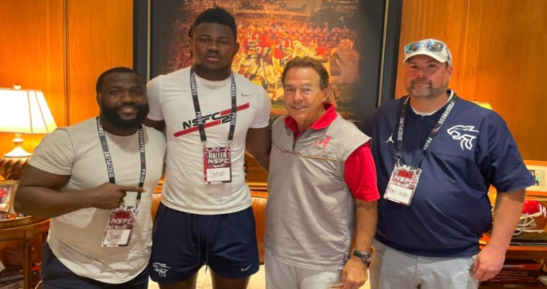 Alabama continues to search for more D-linemen in its '24 class. Steve Mboumoua is one of the Tide's priority targets. Who else remains in contention? We have the latest on Mboumoua's recruitment including a change on the official visit schedule. ➡️shorturl.at/dzXZ2